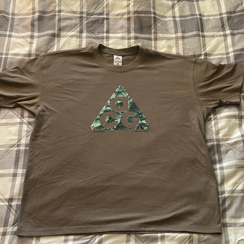 Nike Men's Brown Short Sleeve T-Shirt with Green ACG Triangle Graphic